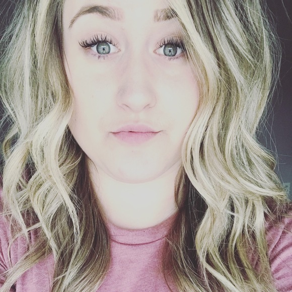 Meet your Posher, Lindsey - Picture 6 of 8